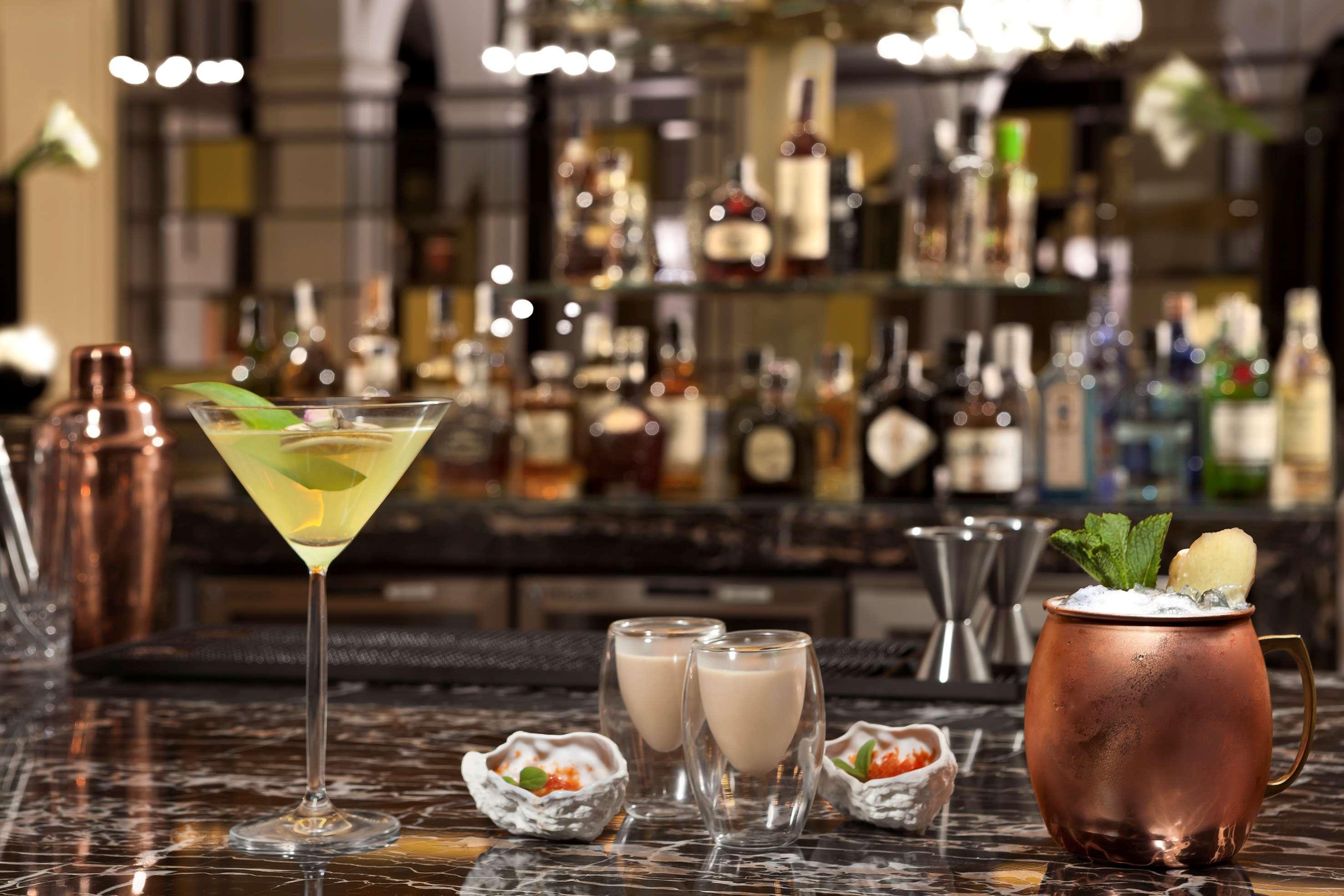 Palacio De Los Duques Gran Melia - The Leading Hotels Of The World Мадрид Экстерьер фото A selection of cocktails