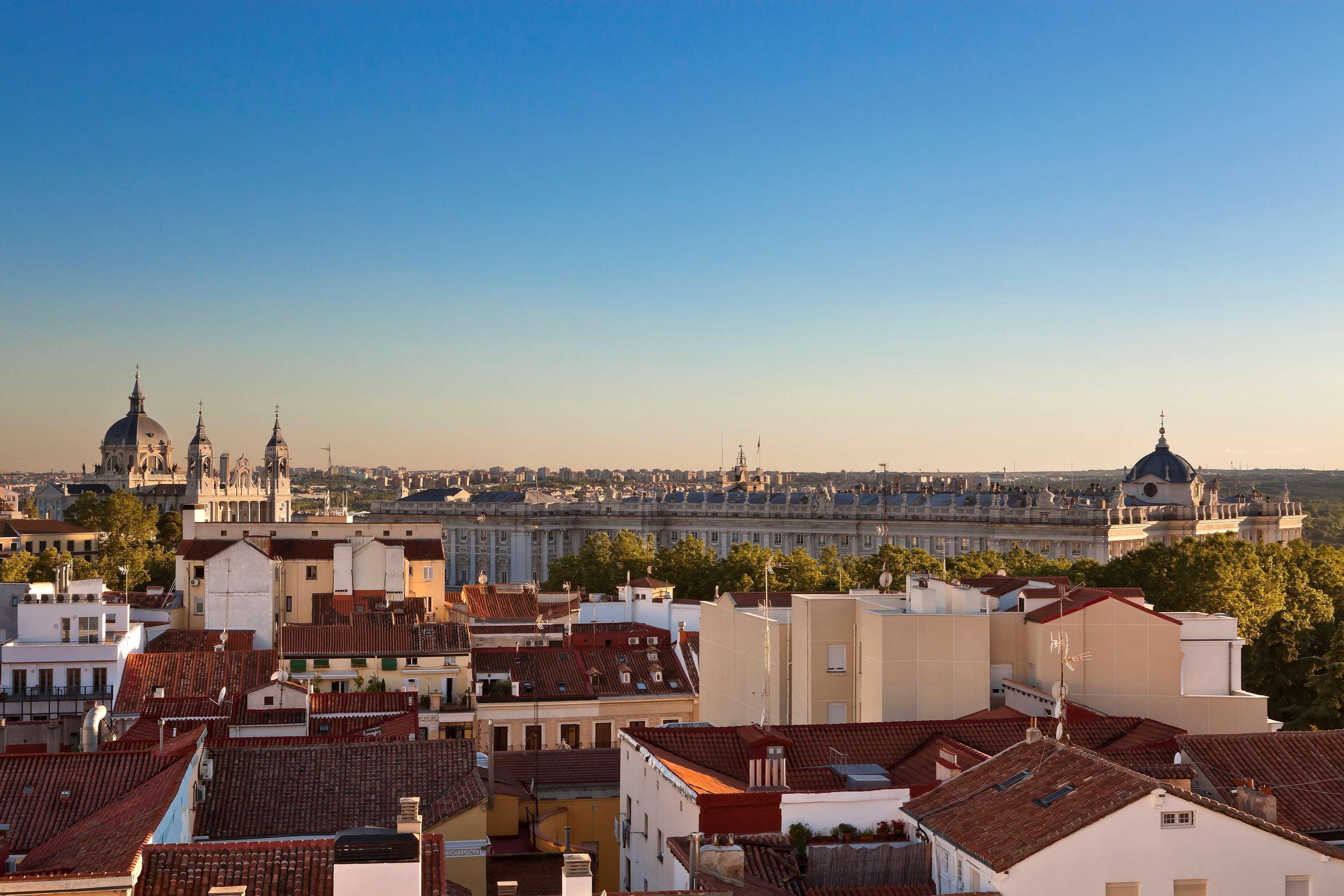 Palacio De Los Duques Gran Melia - The Leading Hotels Of The World Мадрид Экстерьер фото View of Madrid