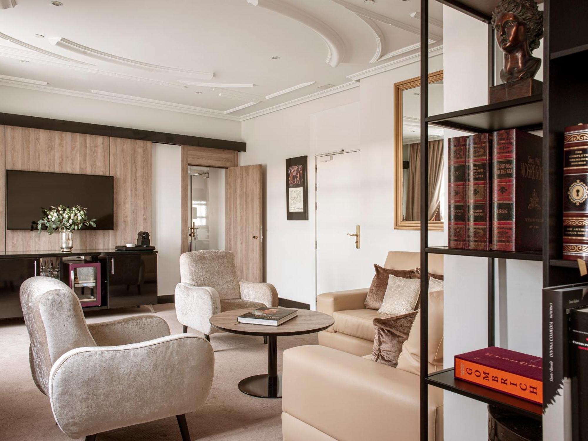Palacio De Los Duques Gran Melia - The Leading Hotels Of The World Мадрид Экстерьер фото The interior of the Presidential Suite