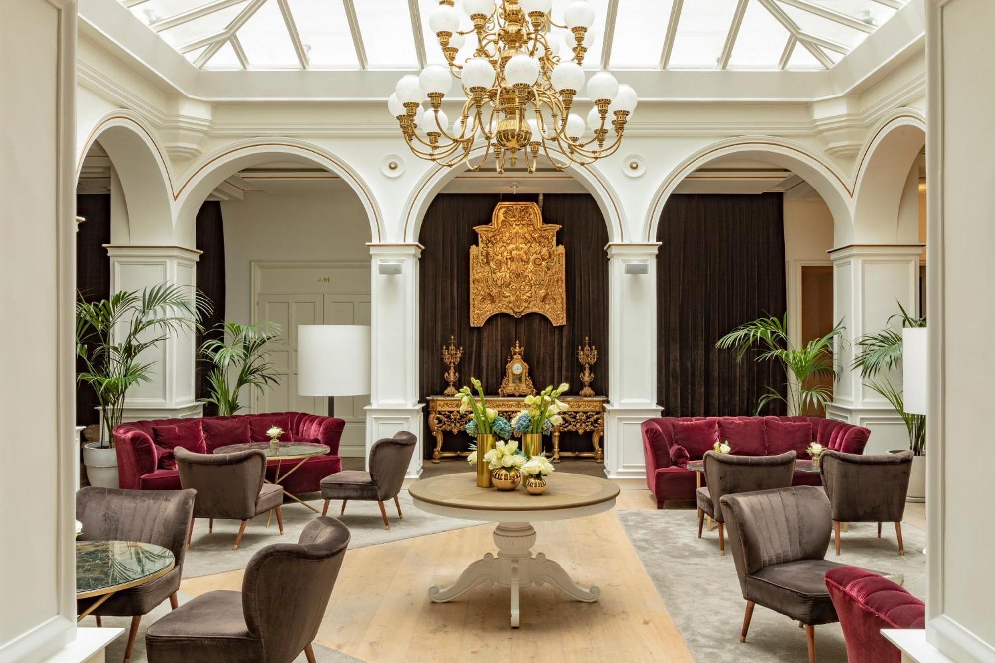 Palacio De Los Duques Gran Melia - The Leading Hotels Of The World Мадрид Экстерьер фото The hotel's lobby