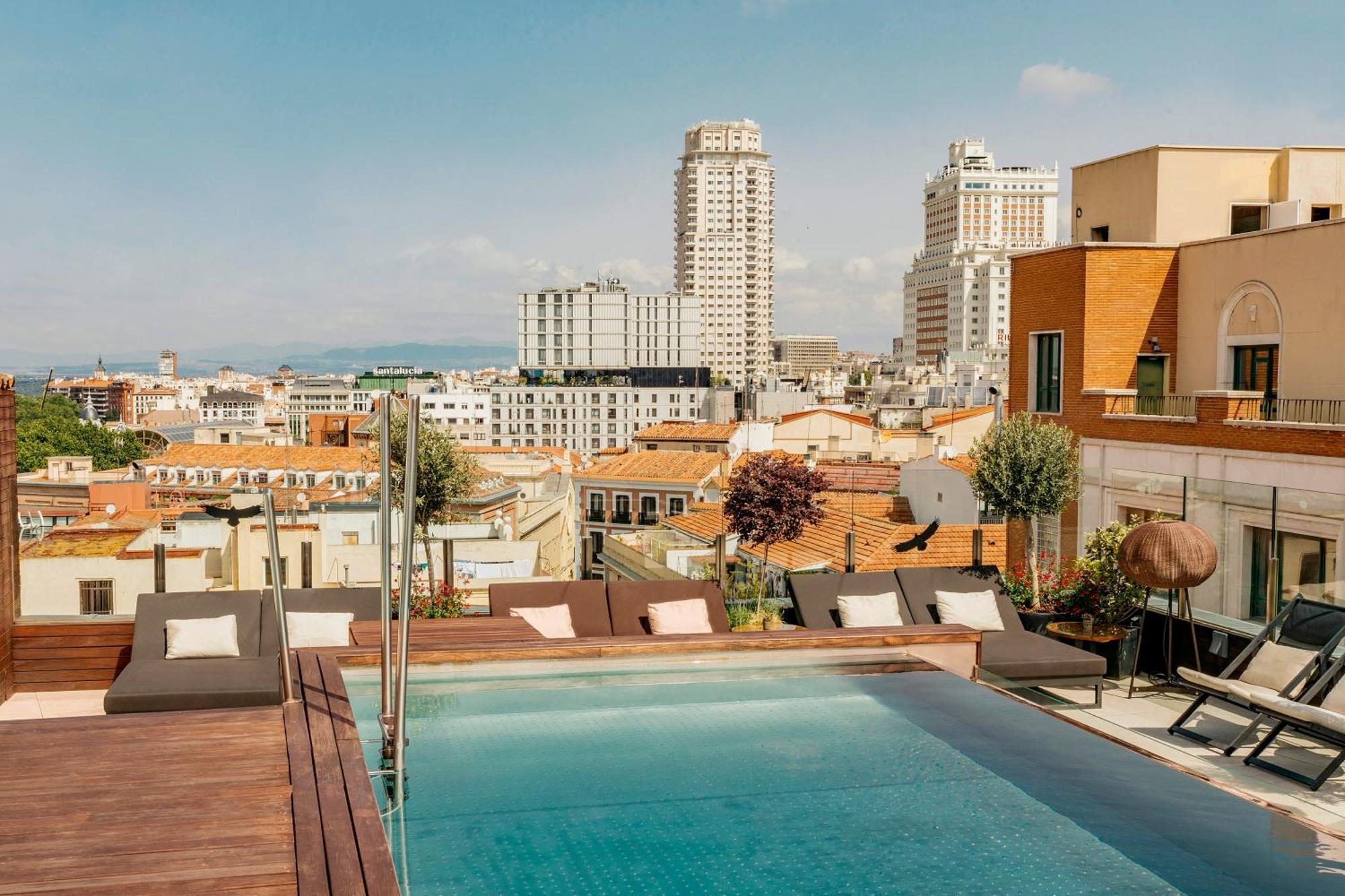 Palacio De Los Duques Gran Melia - The Leading Hotels Of The World Мадрид Экстерьер фото View from the rooftop pool