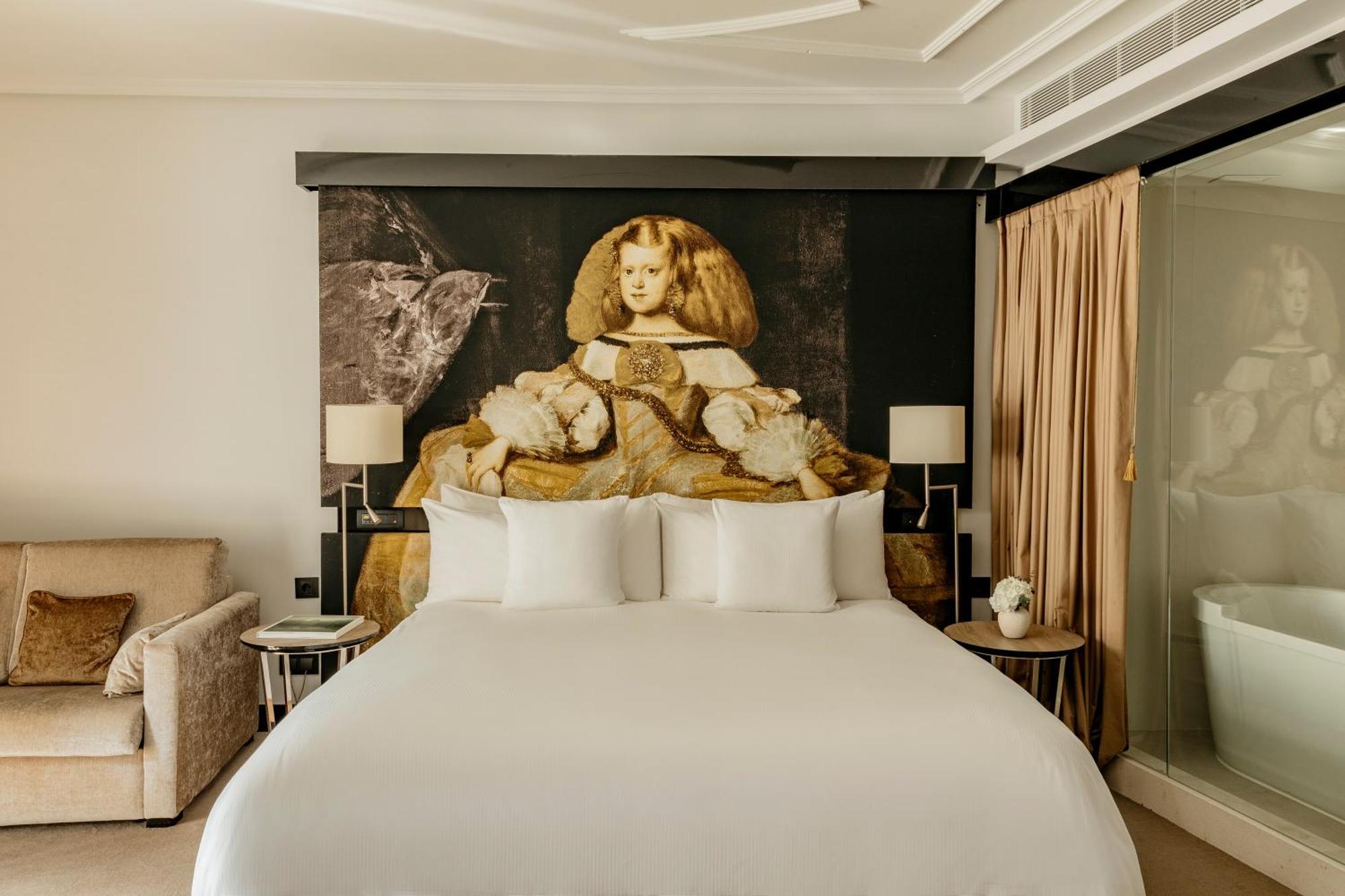 Palacio De Los Duques Gran Melia - The Leading Hotels Of The World Мадрид Экстерьер фото A bedroom at the hotel