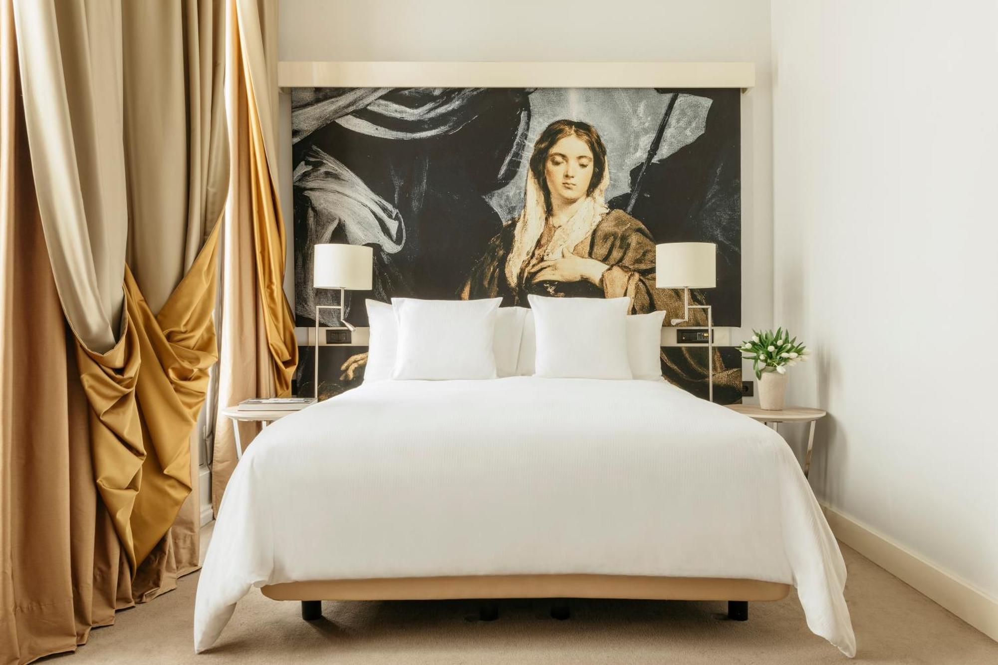Palacio De Los Duques Gran Melia - The Leading Hotels Of The World Мадрид Экстерьер фото A bedroom at the hotel